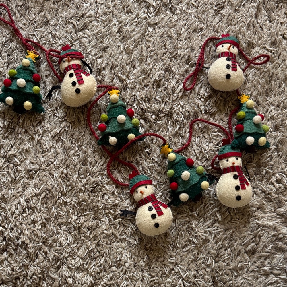 Festive Snowman and Tree Garland 6ft